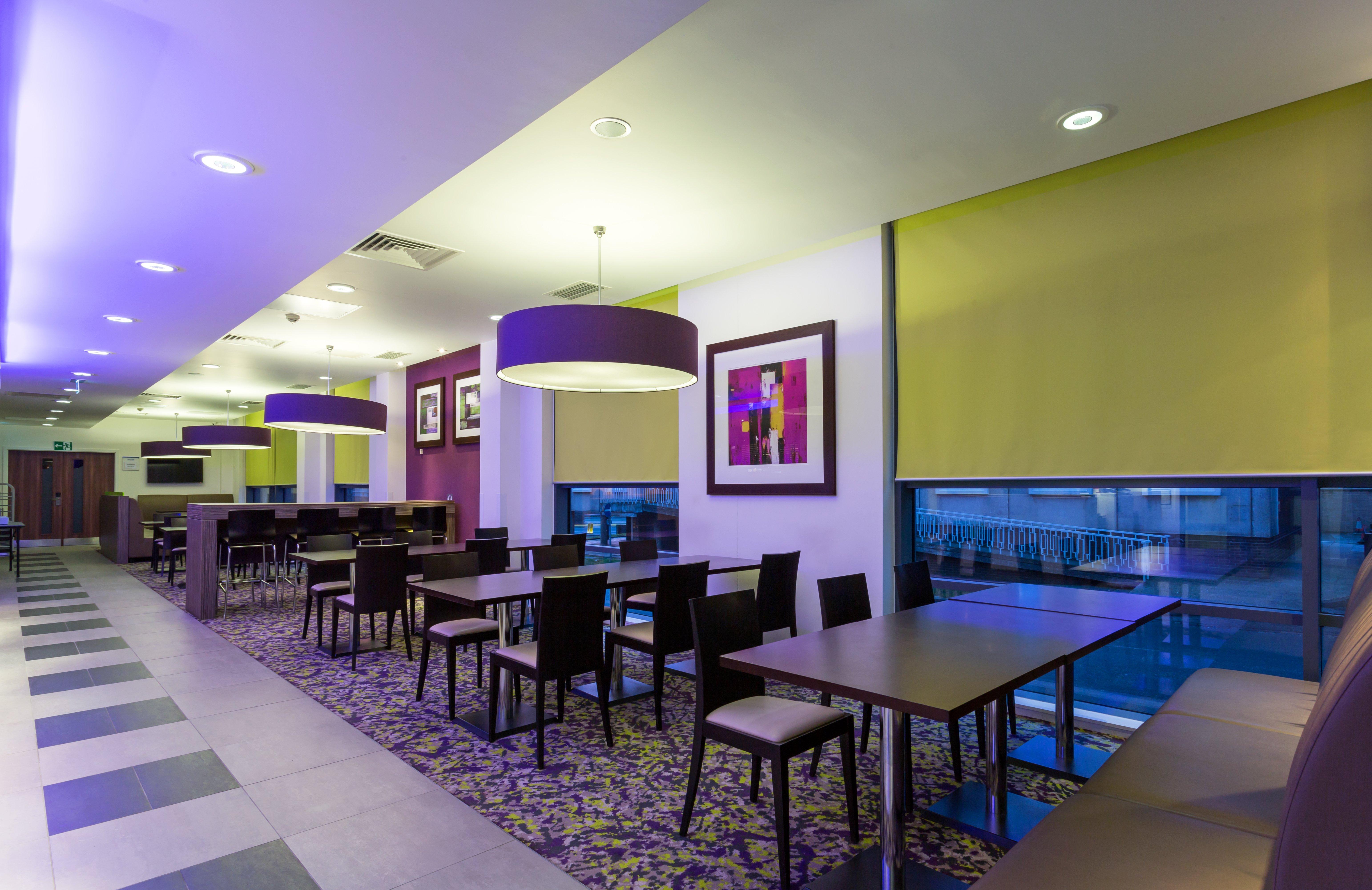 Holiday Inn Express Harlow By Ihg Экстерьер фото