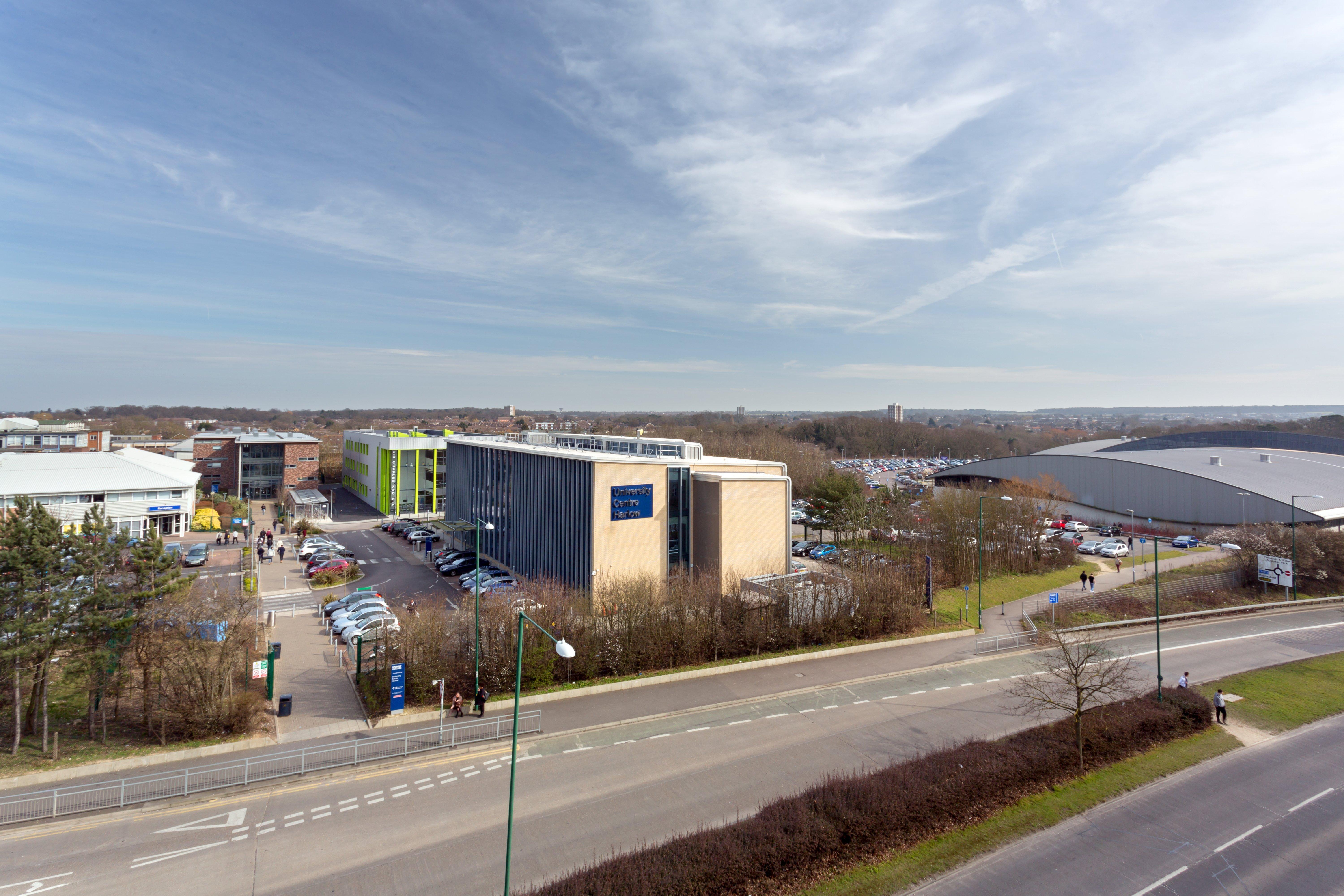 Holiday Inn Express Harlow By Ihg Экстерьер фото